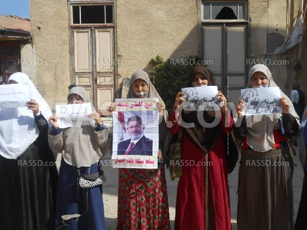 وقفة صامته لطالبات الدراسات الاسلامية بدمنهور