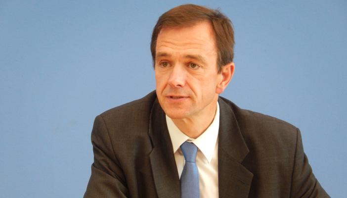 برلين لا ترى دورًا للأسد في حكومة انتقالية بسوريا