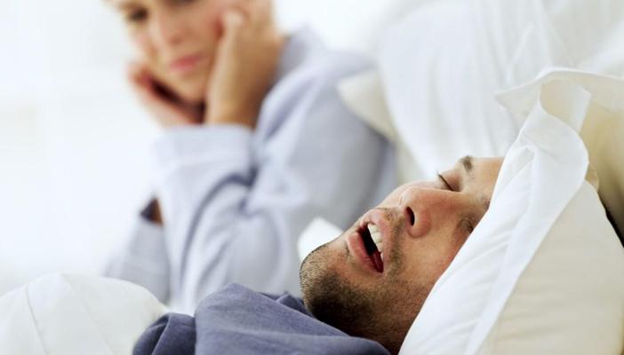 ابتكار جهاز ذكي يعالج مشكلة الشخير أثناء النوم