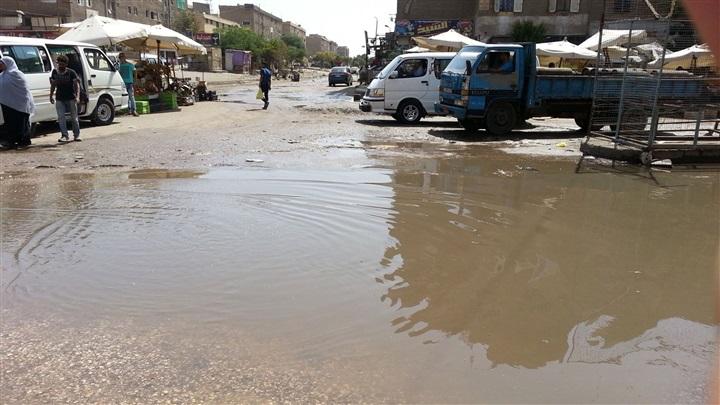 الفيوم: انفجار مواسير الصرف الصحي يربك حياة أهالي قرية سنرو