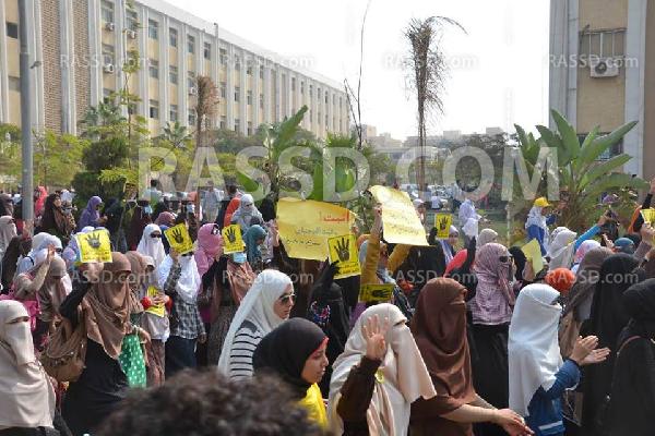 مسيرة طالبات الأزهر تصل لجامعة البنين