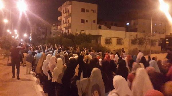 “ضنك” تتظاهر في السادات للتنديد بأوضاع المعيشة