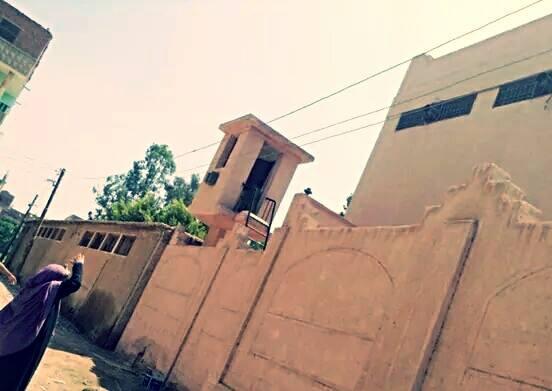 مأمور مركز “أولاد صقر” ينكل بالمعتقلين السياسيين في القسم