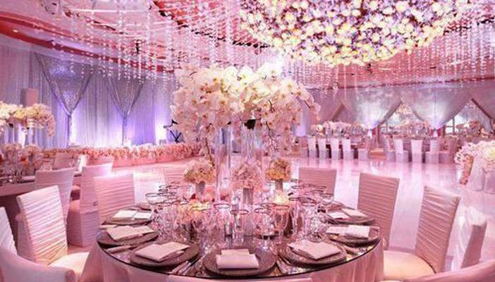 كيف تختارين ألوان زينة زفافك؟