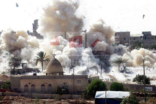 فيديو| لحظة تفجير منازل المواطنين برفح المصرية