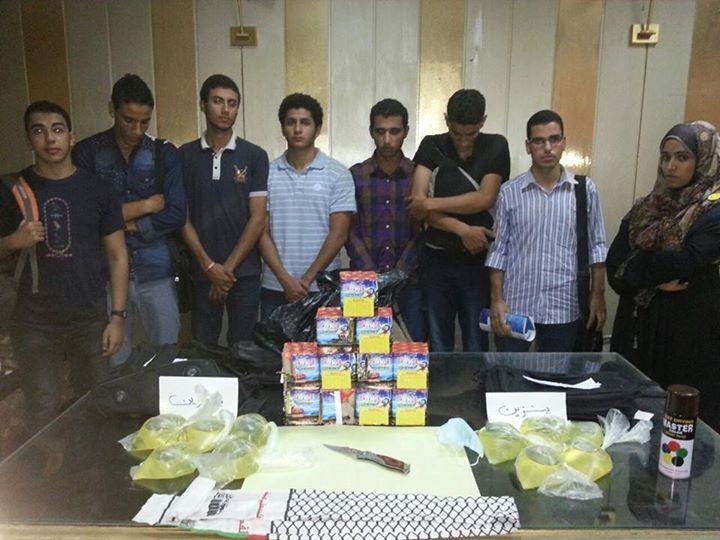 الحبس 15 يومًا لـ 8 طلاب بينهم فتاة اُعتقِلوا أول أمس في المنصورة