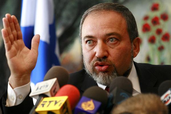 “ليبرمان”: قرار السويد الاعتراف بالدولة الفلسطينية “مؤسف”