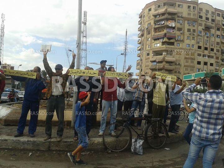 وقفة في بورسعيد عقب صلاة جمعة “العسكر يبيع سيناء”