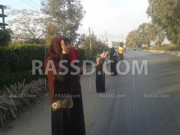 صور| سلسلة بشرية في القليوبية تطالب بعودة “مرسي”