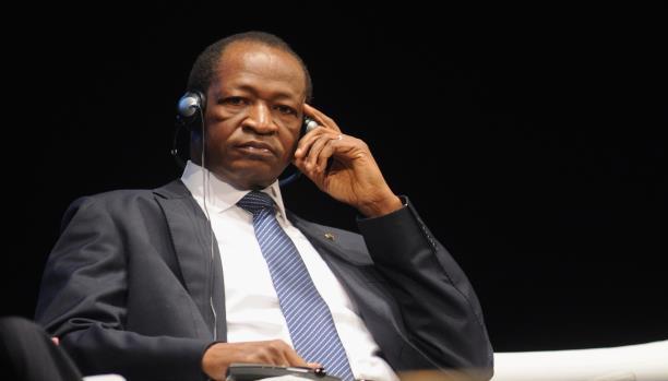 “كمباوري” يقلد “بن علي” ويهرب إلى غانا