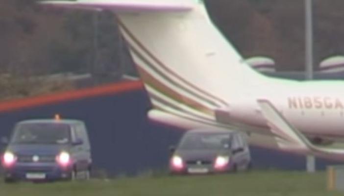 بالفيديو.. وصول آخر معتقل بريطاني من جوانتانامو