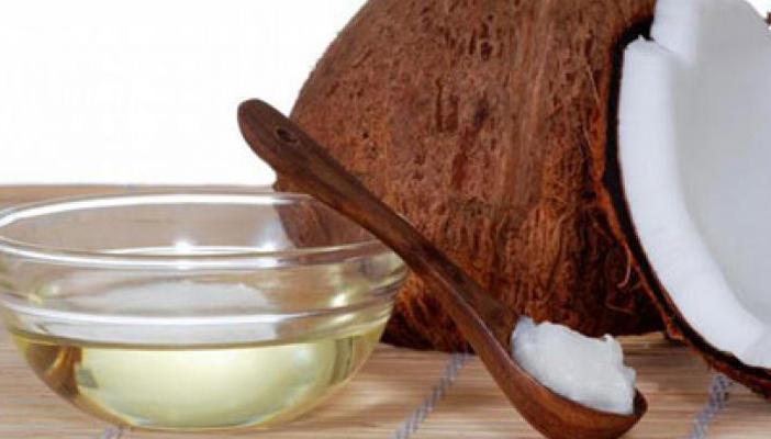 دراسة علمية: زيت جوز الهند قد يصبح أفضل معجون للأسنان