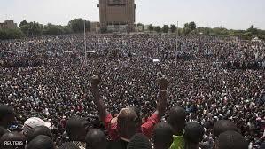 احتجاجات في بوركينا فاسو ضد تولي الجيش المرحلة الانتقالية