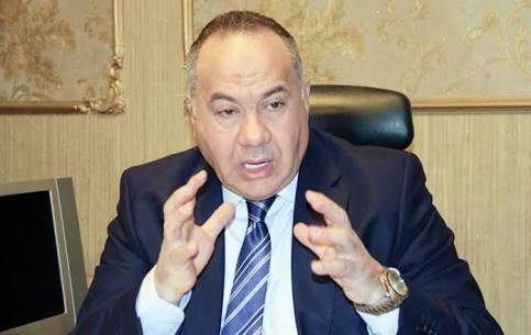 شعبة المستوردين: عدم توفير الدولار في البنوك بعد التعويم ينذر بكارثة