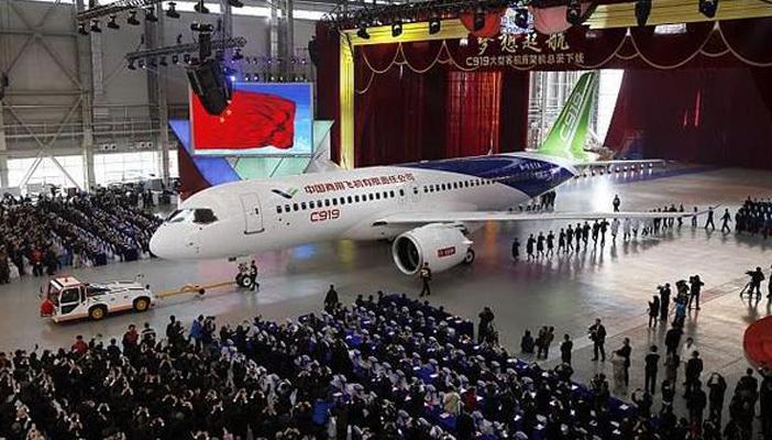 بالفيديو والصور.. الصين تنافس إيرباص وبوينج بطائرتها “C91”