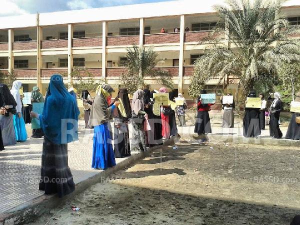 عميدة دراسات اسلامية ببني سويف تهدد الطالبات بتسليمهم للأمن