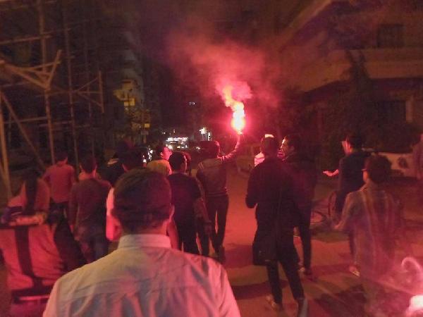 صور| “عفاريت المنصورة” تندد باعتقال الطلاب