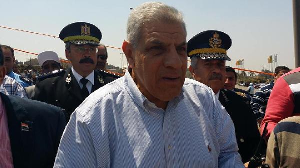 محلب يصل استاد دمنهور بطائرتين له ولحراسه