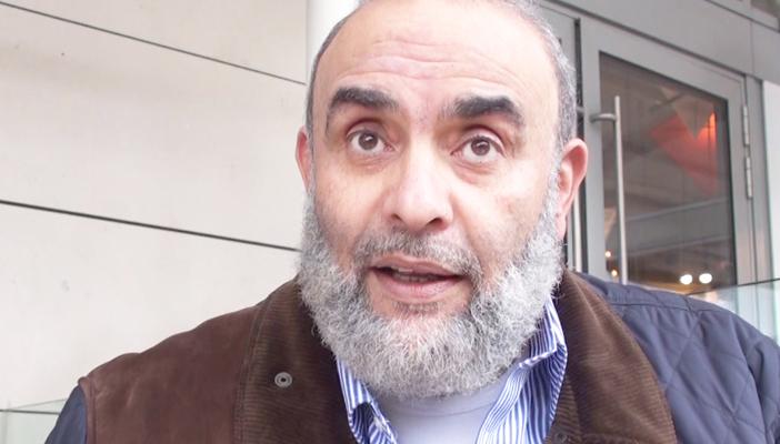 بالفيديو.. أشرف السعد: “لو حصلت ثورة على السيسي هلبس فستان وأحط روج”