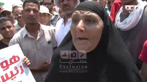 بالفيديو..سيدة عجوز تحيي صمود الرئيس بمدينة نصر