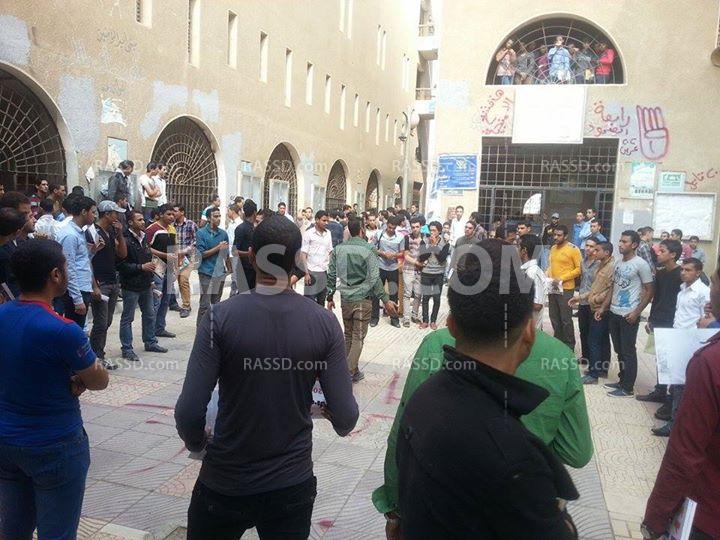 طلاب أزهر تفهنا الأشراف يتظاهرون للإفراج عن المعتقلين