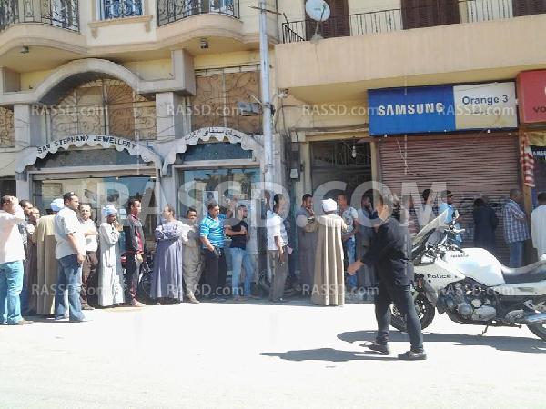 أمن الانقلاب ينظم طوابير بيع “السجائر” بالأقصر