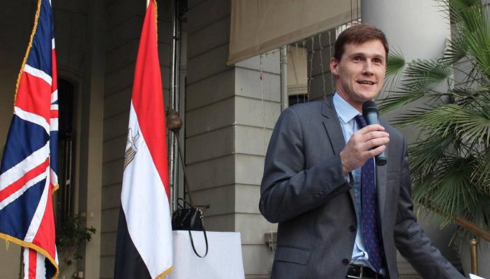 السفير البريطاني ينفي إلغاء مصر أي رحلات من مطار شرم الشيخ