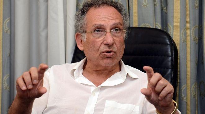 حمزة: السيسي يستخدم سارقي موارد الدوله وسماسرة الشركات الأجنبيه