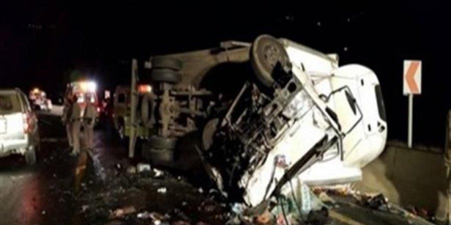 إصابة 9 أشخاص إثر انقلاب أتوبيس أسفل كوبري فيصل