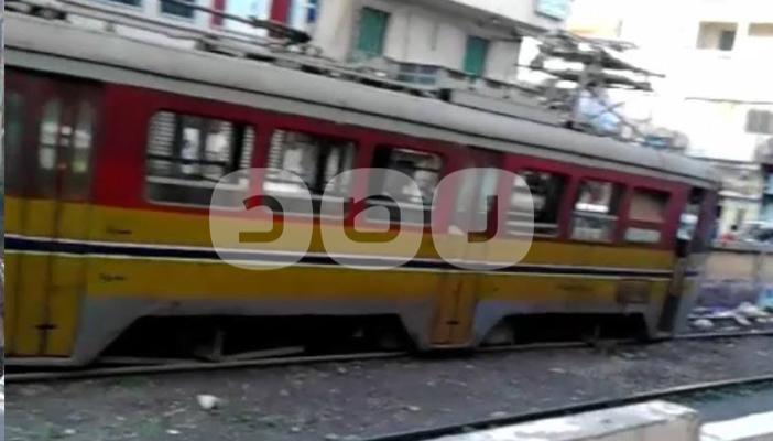 ‫بالصور.. خروج ترام في الإسكندرية عن “القضبان” دون وقوع إصابات