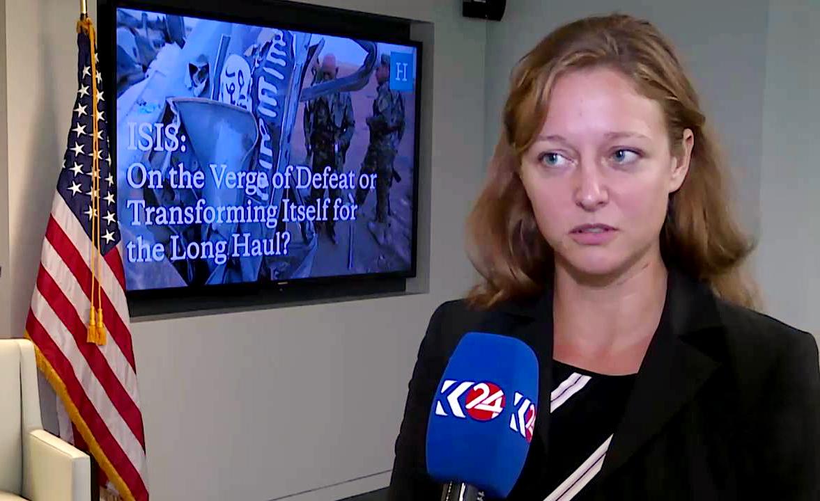 خبيرة دولية لـ”رصد”: للإخوان أخطاء بالحكم.. وخفض الدعم يهز عرش السيسي