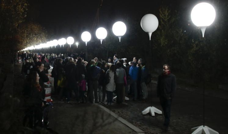 ملايين الألمان يحتفلون بالذكرى 25 لسقوط جدار برلين