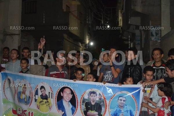 صور| طلاب ضد الانقلاب تتظاهر بالكاشف في دمياط