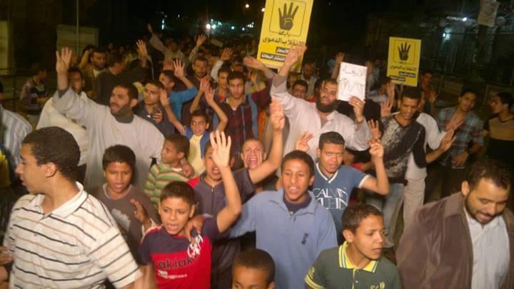 أهالي الفيوم يتظاهرون ضد سلطة الانقلاب لعدم احترامها أحكام القضاء