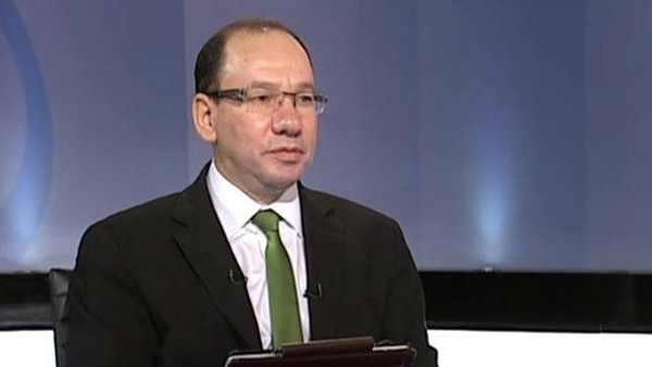 “قنديل” يتساءل: هل الأبنودي يستحق الإعدام..؟