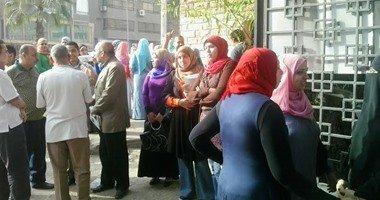 توافد المعلمين بفيصل لأداء الامتحانات ضمن الـ “3 وظيفة”