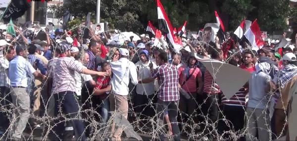 احتجاجات طلاب عين شمس تصل لمحيط وزارة الدفاع