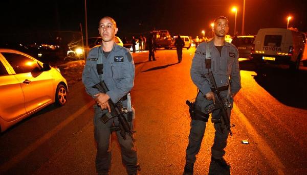 مقتل مستوطنة صهيونية وإصابة ثلاثة آخرين