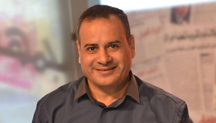 بالفيديو.. القرموطي يسكب البنزين بالاستوديو ردا على السفير البريطاني