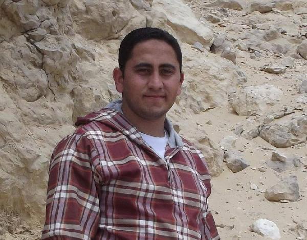 الصحفي”عبد الرحمن شاهين”يتعرض للتعذيب بسجن “عتاقة”