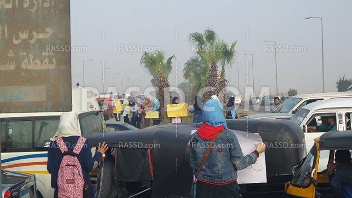 وقف لطلاب مدارس”6أكتوبر” تنديدا بقمع الحراك الطلابي