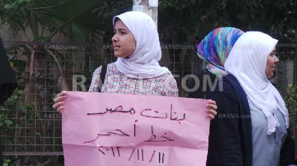 وقفة لطلاب ثانوي و جامعي بالإسكندرية تنديدًا بهمجية الإنقلاب