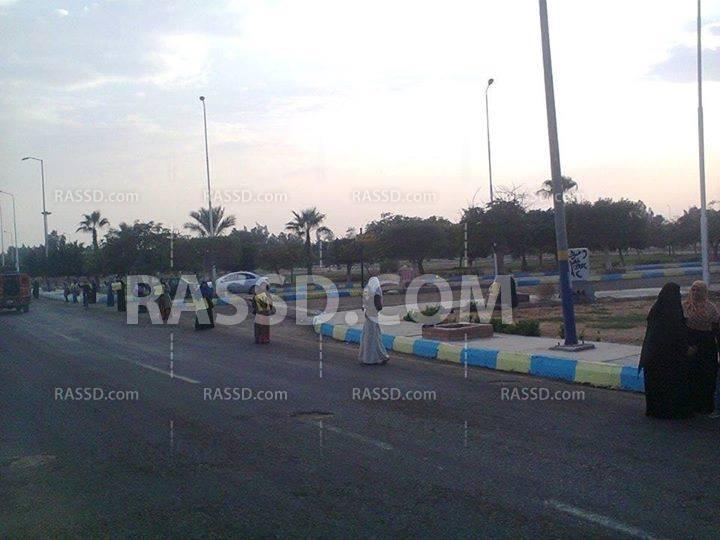 سلاسل بشرية على الطريق الرئيسي بالشرقية لرفض الانقلاب