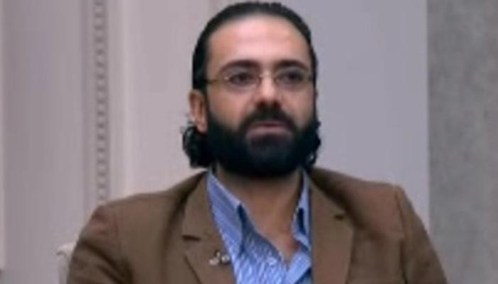 بالفيديو.. متصلة لشريف هلال: لو شفتك في الشارع هضربك باللي في رجلي