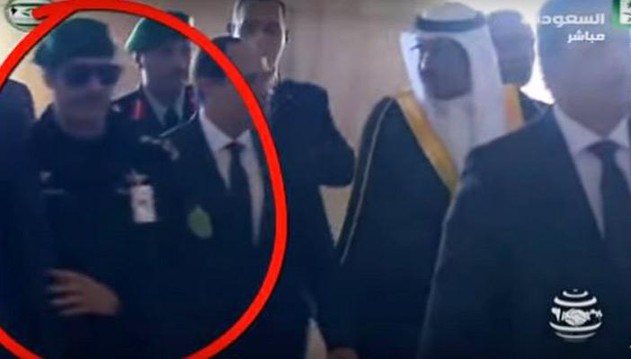 بالفيديو.. حرس السيسي يتعدى قواعد البروتوكول في زيارة السعودية