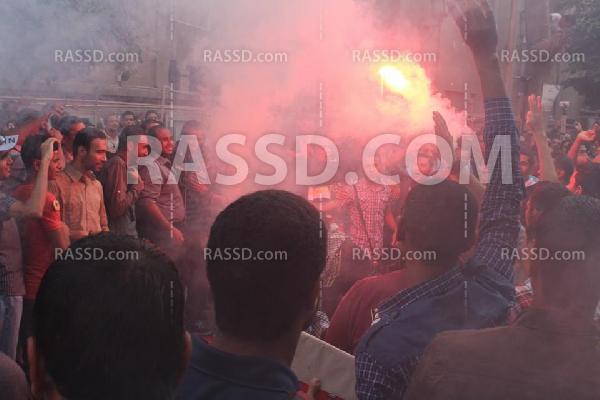 طلبة جامعة القاهرة:”اديلو مية اديلو نار احنا الثوار إحنا الأحرار”