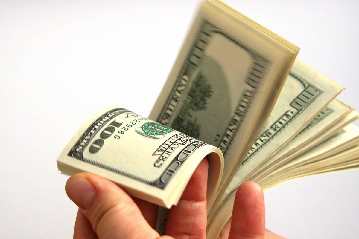 أسعار الدولار في البنوك تسجل 17 جنيهًا للبيع