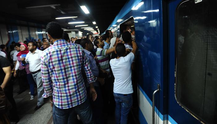 النقل: رفع تذكرة المترو 50 قرشا بعد إذن المواطن.. وفيس بوك: مش موافقين