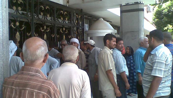 عمال “المساحة” في المنيا يواصلون إضرابهم لليوم الثاني على التوالي