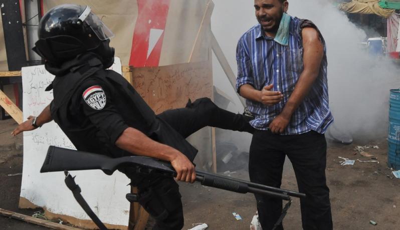 كلاكيت ثالث مرة.. “أحداث مسجد الفتح” تطيح بقاضي “جنايات القاهرة”